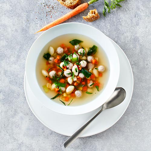 Oksekødssuppe Med Kød Og Melboller Artikel 500X500